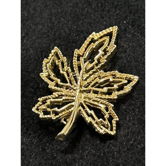 Vintage Gerrys Gold-Tone Maple Leaf Brooch Pin - Picture 1 of 6